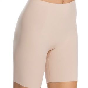 NWT Spanx Thinstincts Mid Thigh Shorts